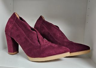 Zapatos de tacón burdeos