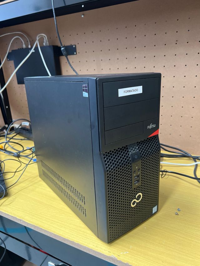 PC Fujitsu P556 E85+ Preto