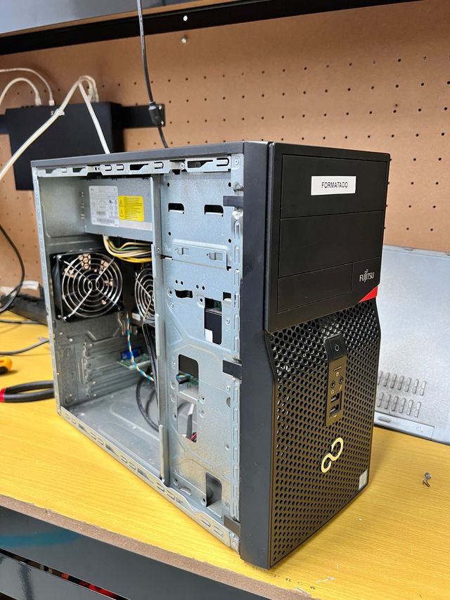 PC Fujitsu P556 E85+ Preto