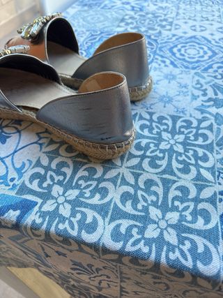 Alpargatas Jimmy Choo con pedrería