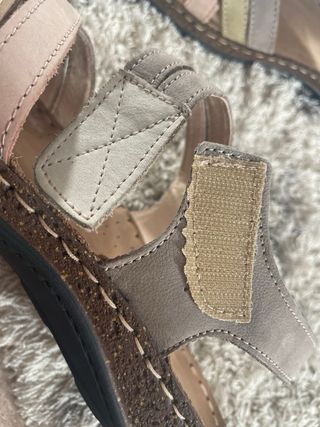 Sandalias de tiras cruzadas