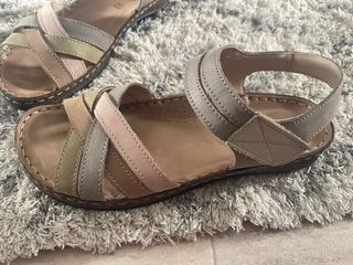 Sandalias de tiras cruzadas