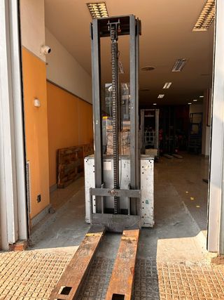 Apilador Nissan 1670