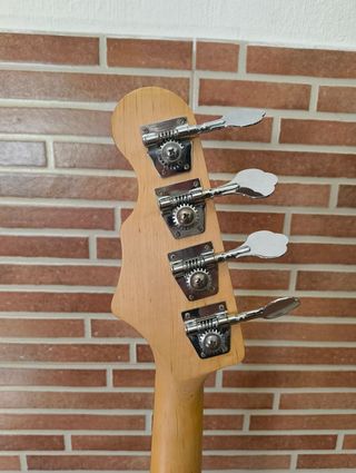 Bajo Eléctrico Pasivo Caliber Negro