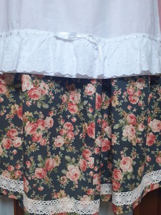 Delantal huertana blanco con volante