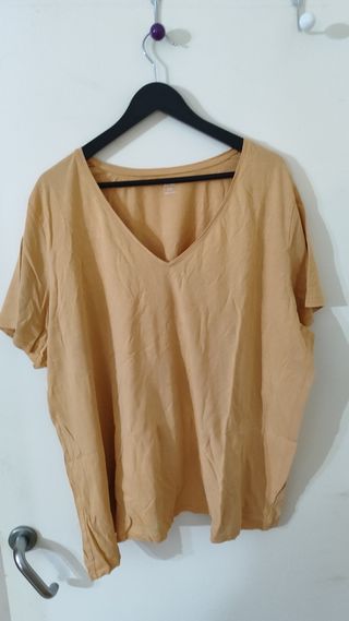 Camiseta naranja de manga corta