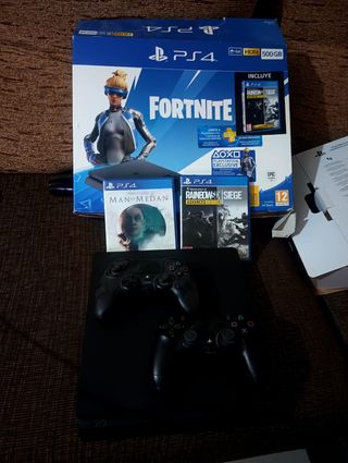 PS4 (PlayStation 4) Negra + Juegos