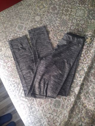 Mallas deportivas grises