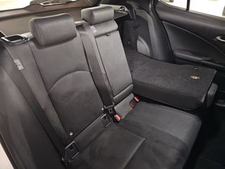 Lexus UX 2.0 250h Business