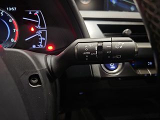 Lexus UX 2.0 250h Business