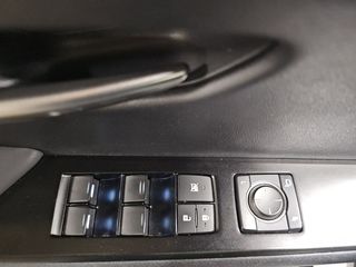 Lexus UX 2.0 250h Business