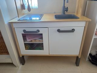 Cocinita de madera