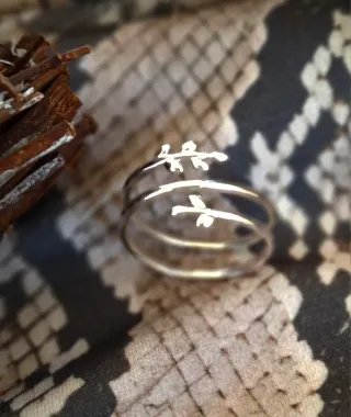 Anillo Plata Ajustable Hojas y Circonitas