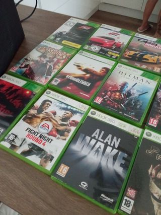 Xbox 360 Slim Negra + 16 Juegos