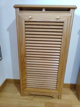 Cubre radiador de madera. 52'5x18'5x97'5
