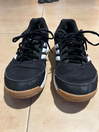 Zapatillas Adidas Negras - Buen Estado