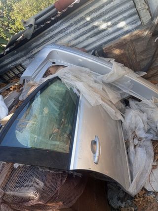 Puerta Peugeot  y parachoque 5008 