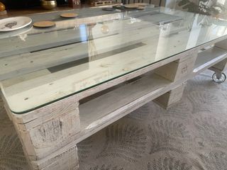 Mesa Palets Blanca con Cristal
y esquinas redondas