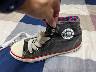 Deportivas Mustang Negras y Rosas