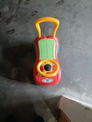 Correpasillos rojo para niños