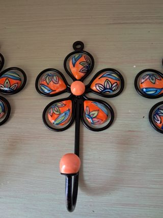 Ganchos Colgadores Flor Cerámica. Precio x unidad