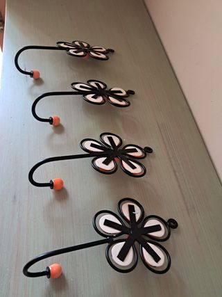 Ganchos Colgadores Flor Cerámica. Precio x unidad