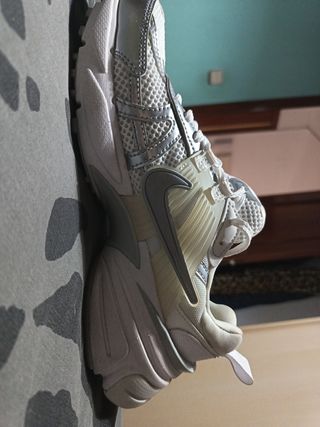 Deportivas Nike plateadas