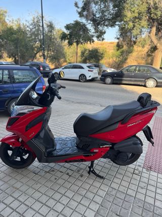 Kymco Yager GT 125i Scooter Roja