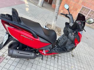 Kymco Yager GT 125i Scooter Roja