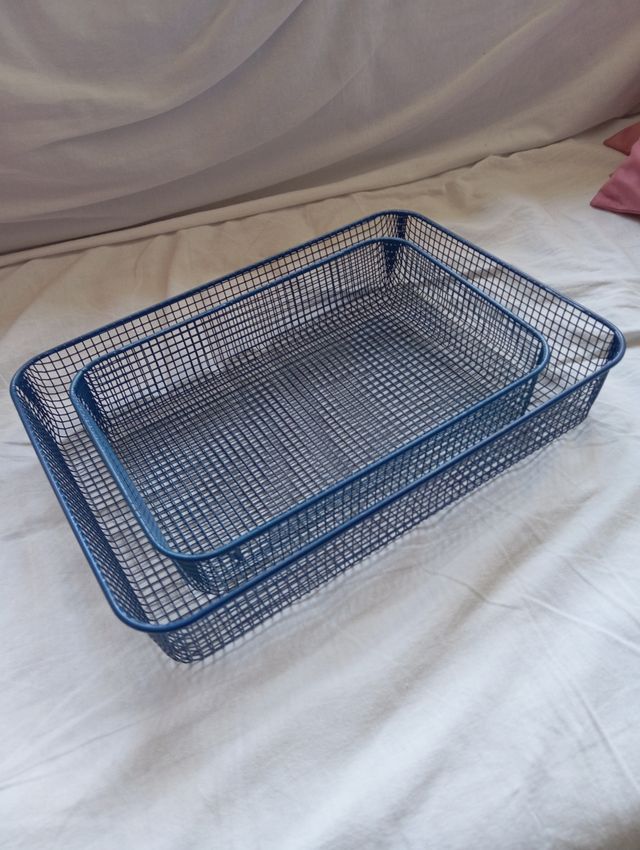 Bandejas de rejilla metálica azul