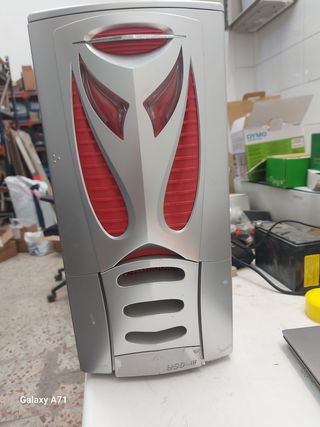 Torre PC Sobremesa Plata y Rojo