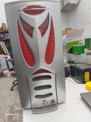 Torre PC Sobremesa Plata y Rojo