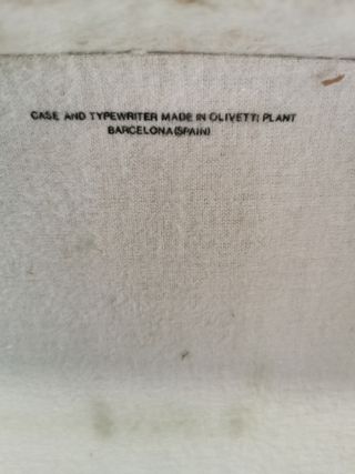 Máquina de escribir Hispano Olivetti Pluma 22