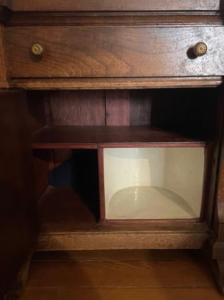 Mesillas de noche antiguas.