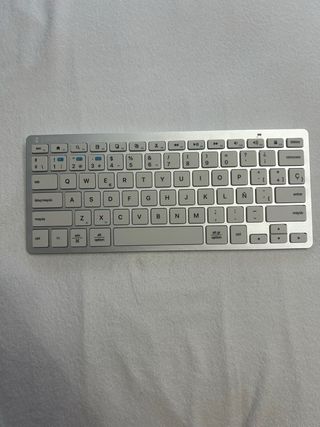 Teclado y ratón inalámbricos plateado