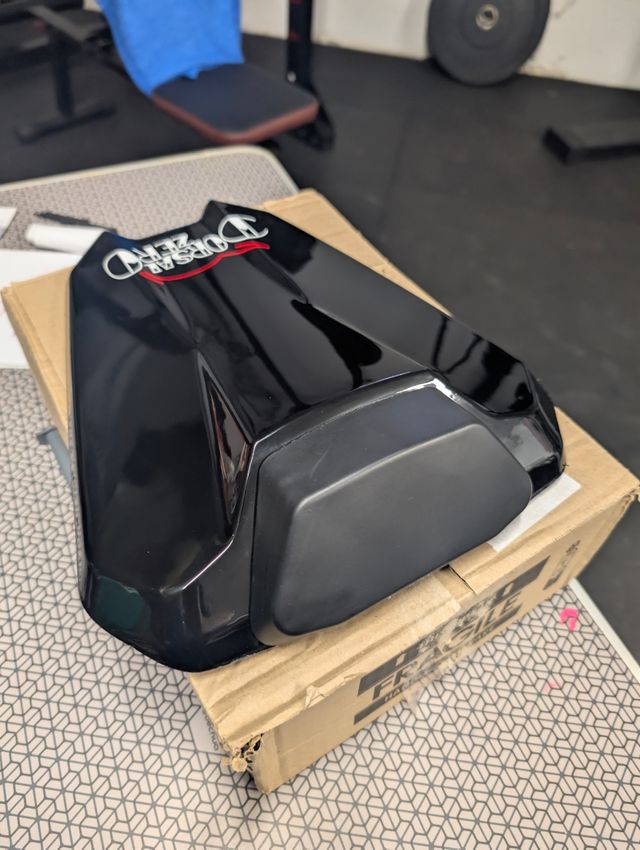 Tapa colín KTM Super Duke R