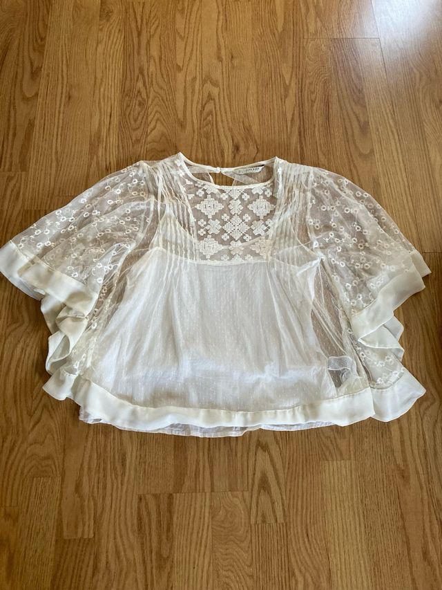 Camisa blanca de encaje de Zara