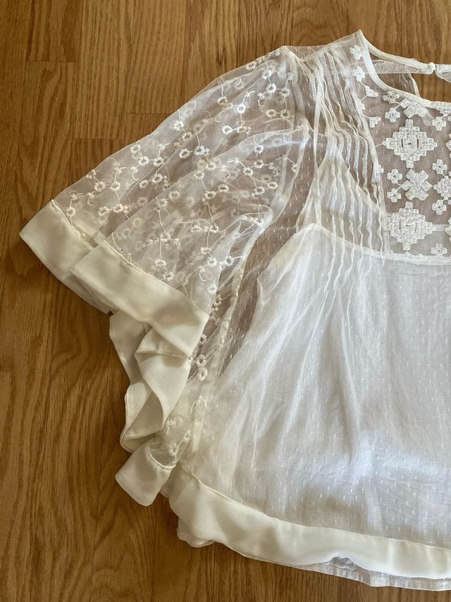 Camisa blanca de encaje de Zara