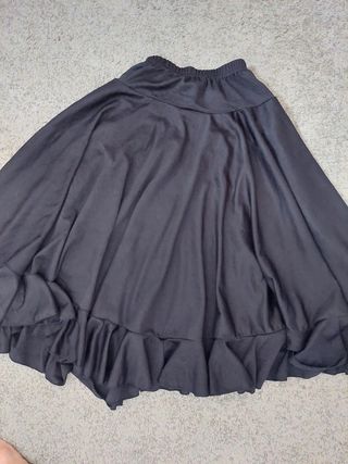 Falda flamenca negra con volantes