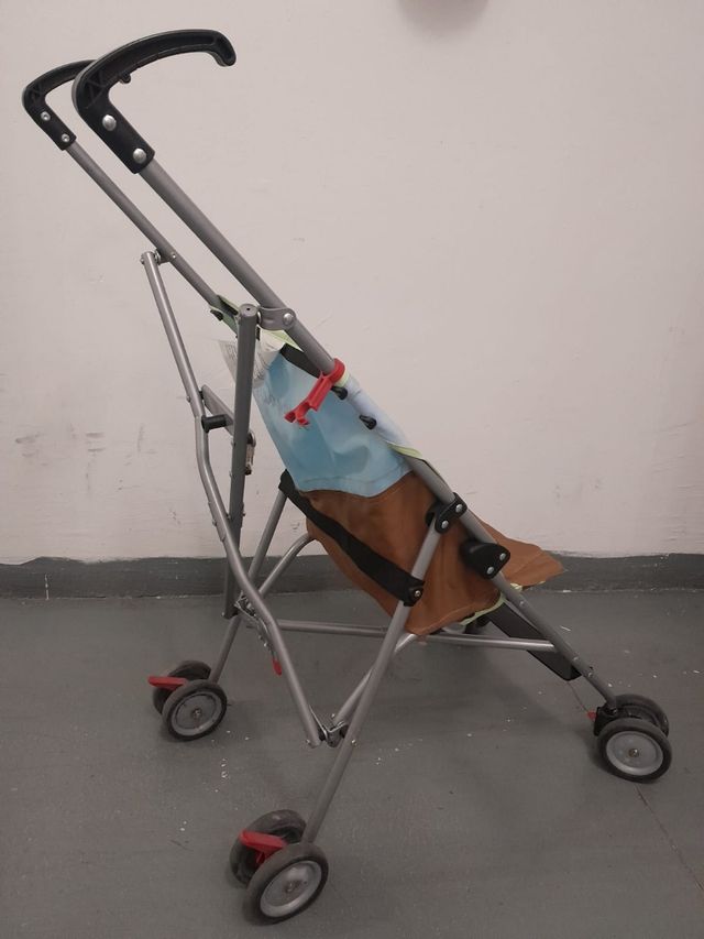 Silla de paseo ligera plegable
