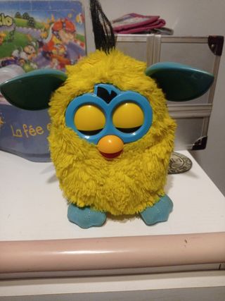 Furby Amarillo