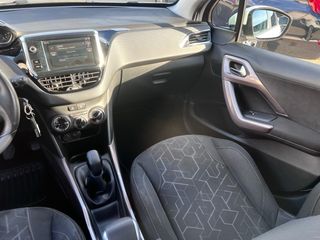 Peugeot 2008 / 2015 / 1.2 
