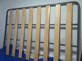 Somier metálico con láminas de madera