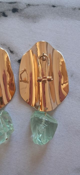 Pendientes Mango Dorados con Piedra Verde