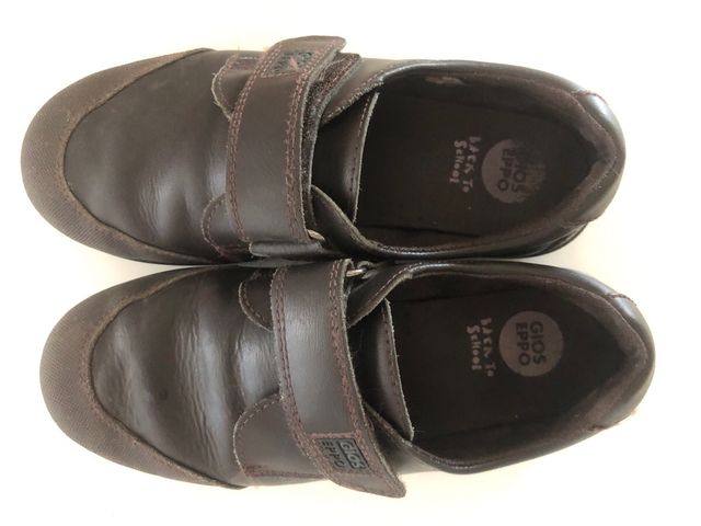 Zapato colegial marrón