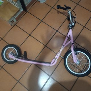 Patinete rosa para niña