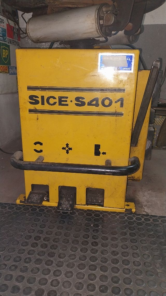 Desmontadora de ruedas SICE S401