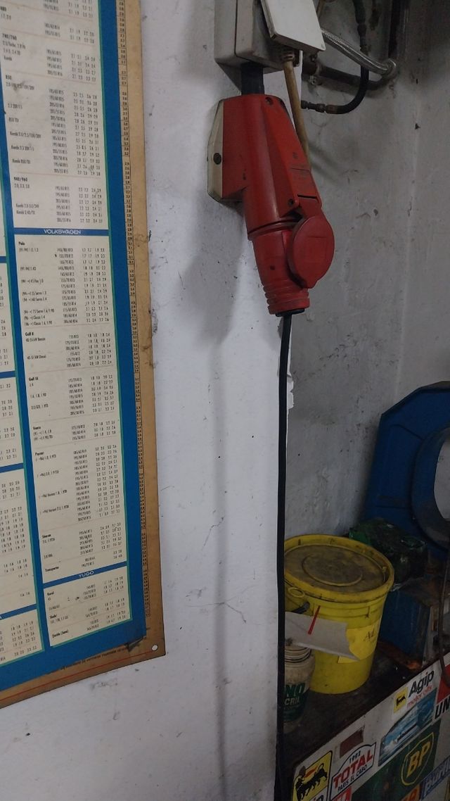 Desmontadora de ruedas SICE S401