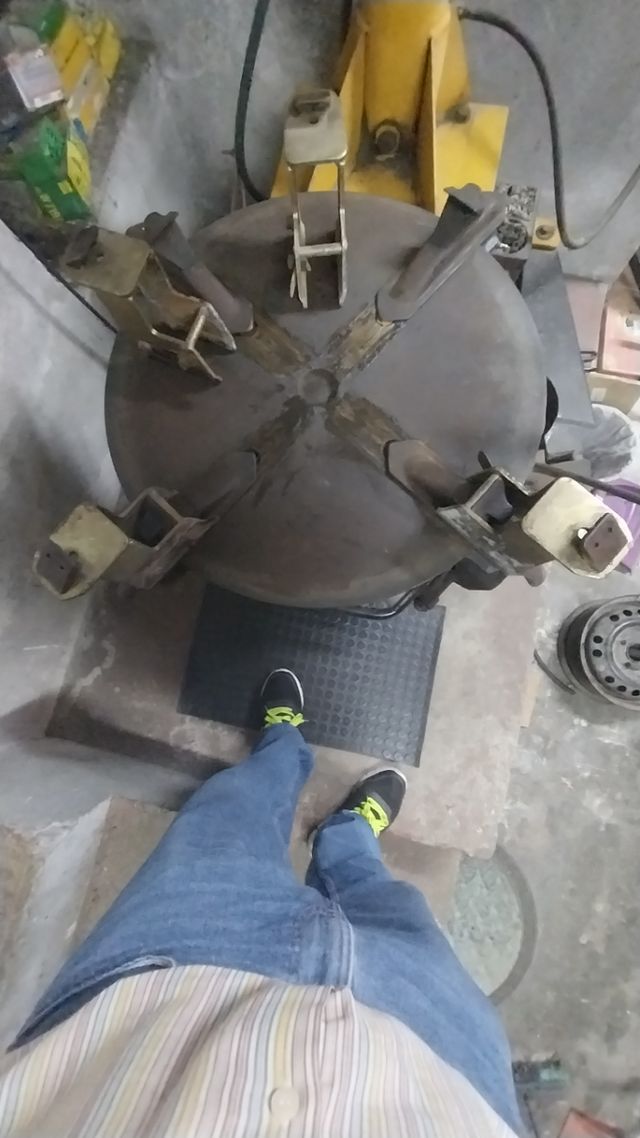 Desmontadora de ruedas SICE S401