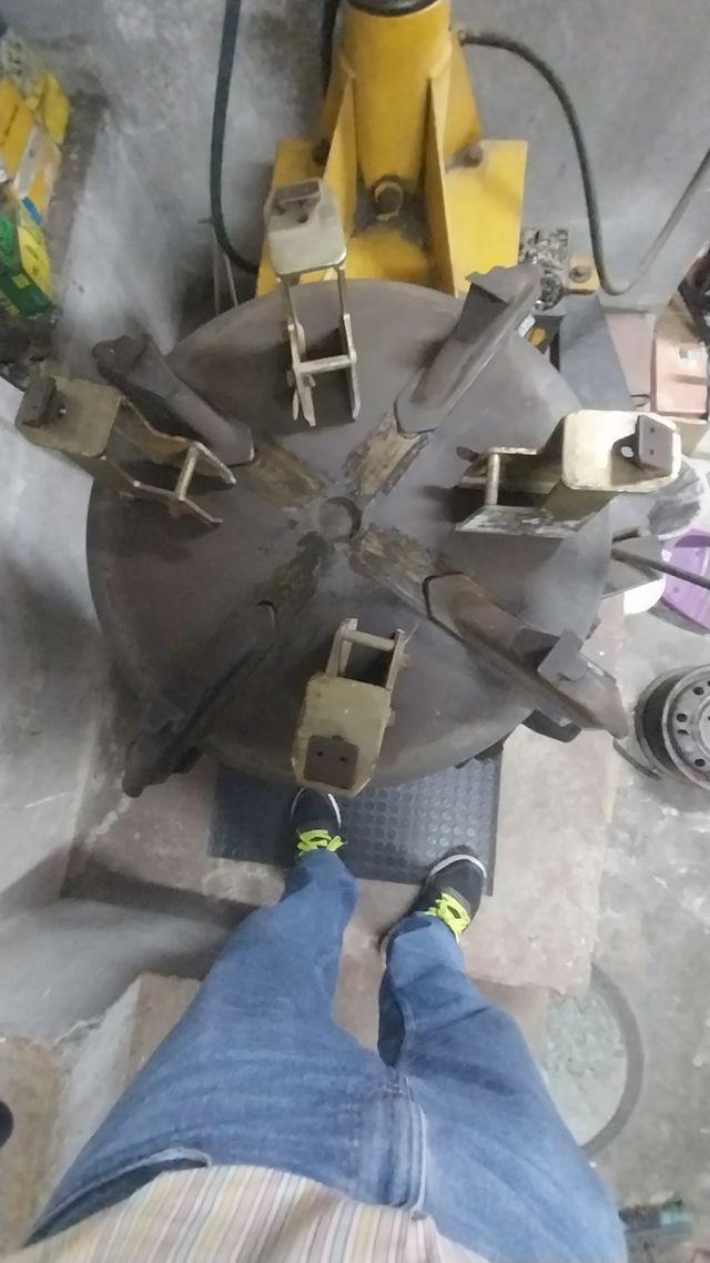 Desmontadora de ruedas SICE S401